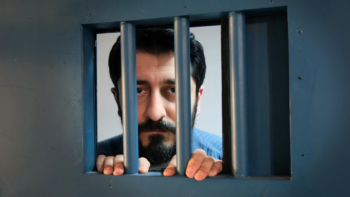 İllegal Hayatlar: Meclis Full HD İzle